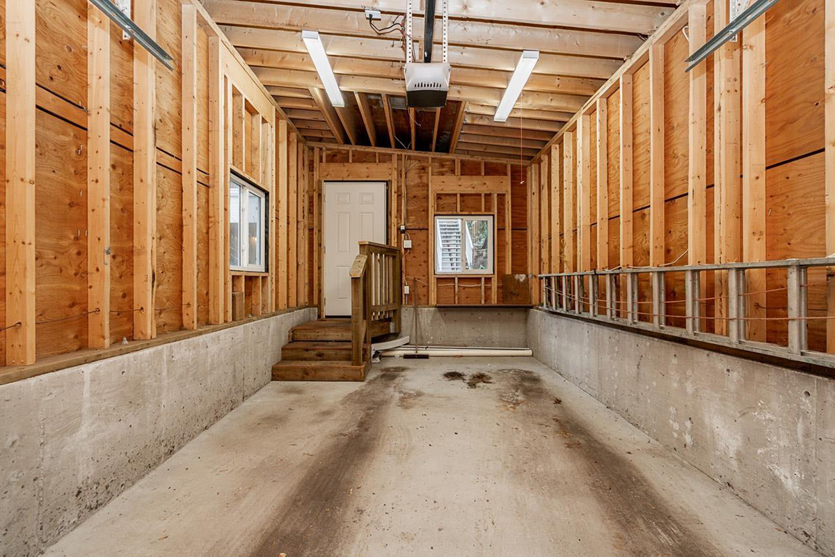 1355 Chamberlain Drive, North Vancouver 39