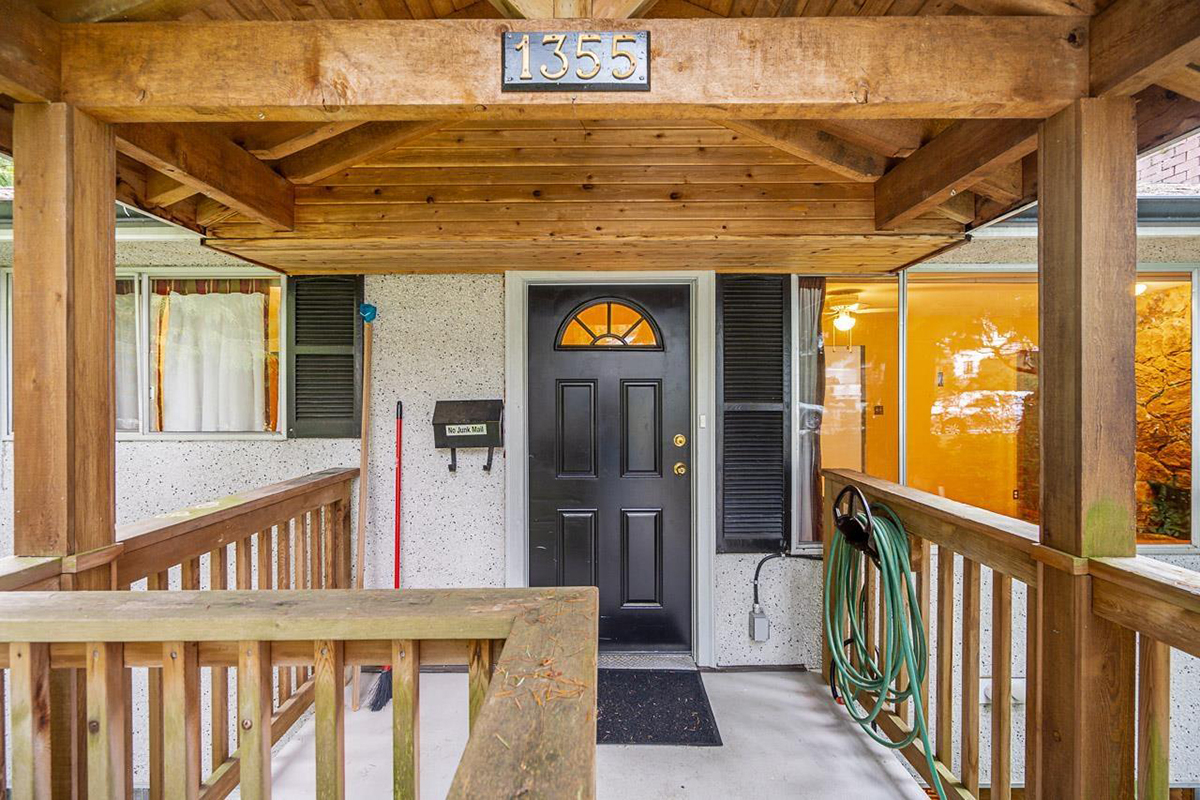 1355 Chamberlain Drive, North Vancouver 4