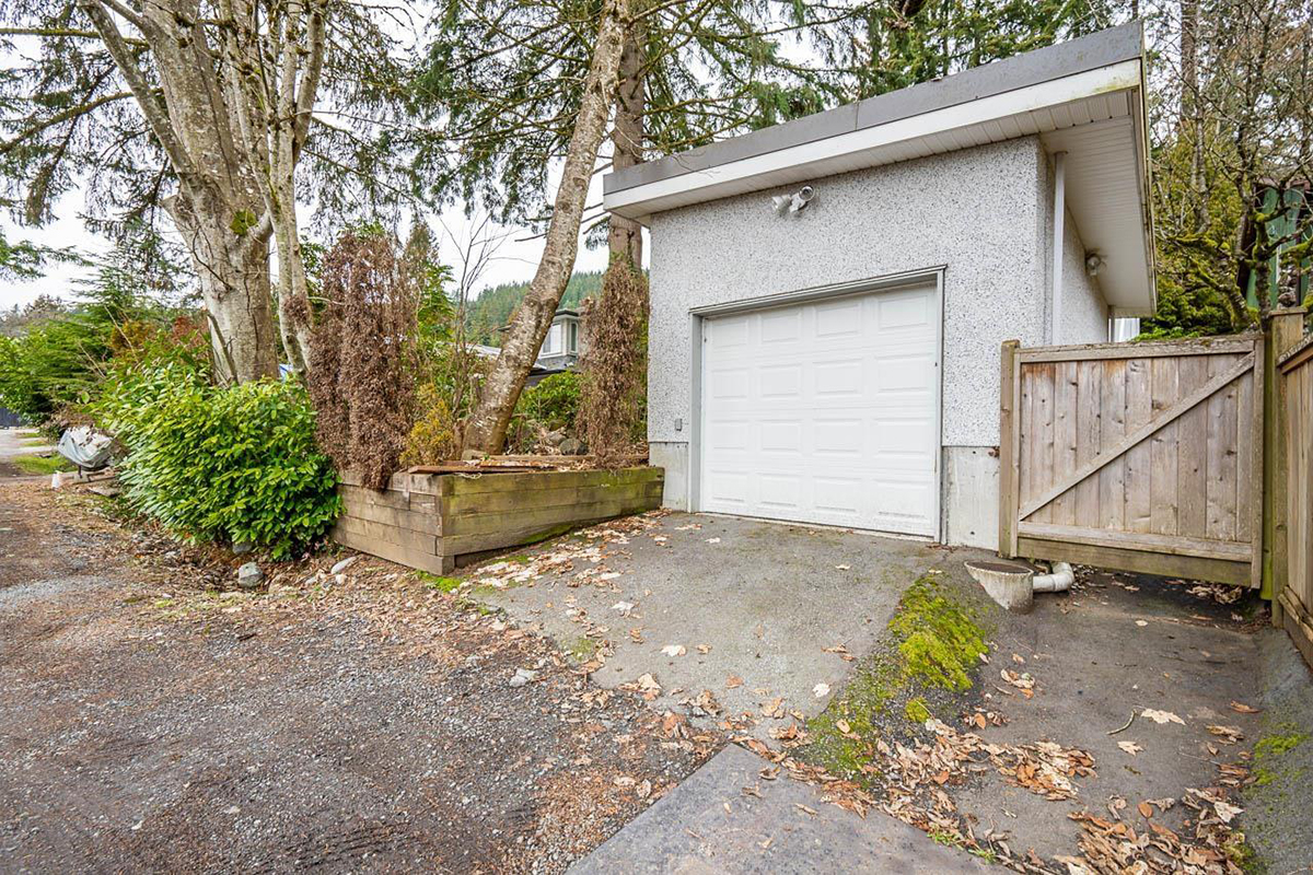 1355 Chamberlain Drive, North Vancouver 40