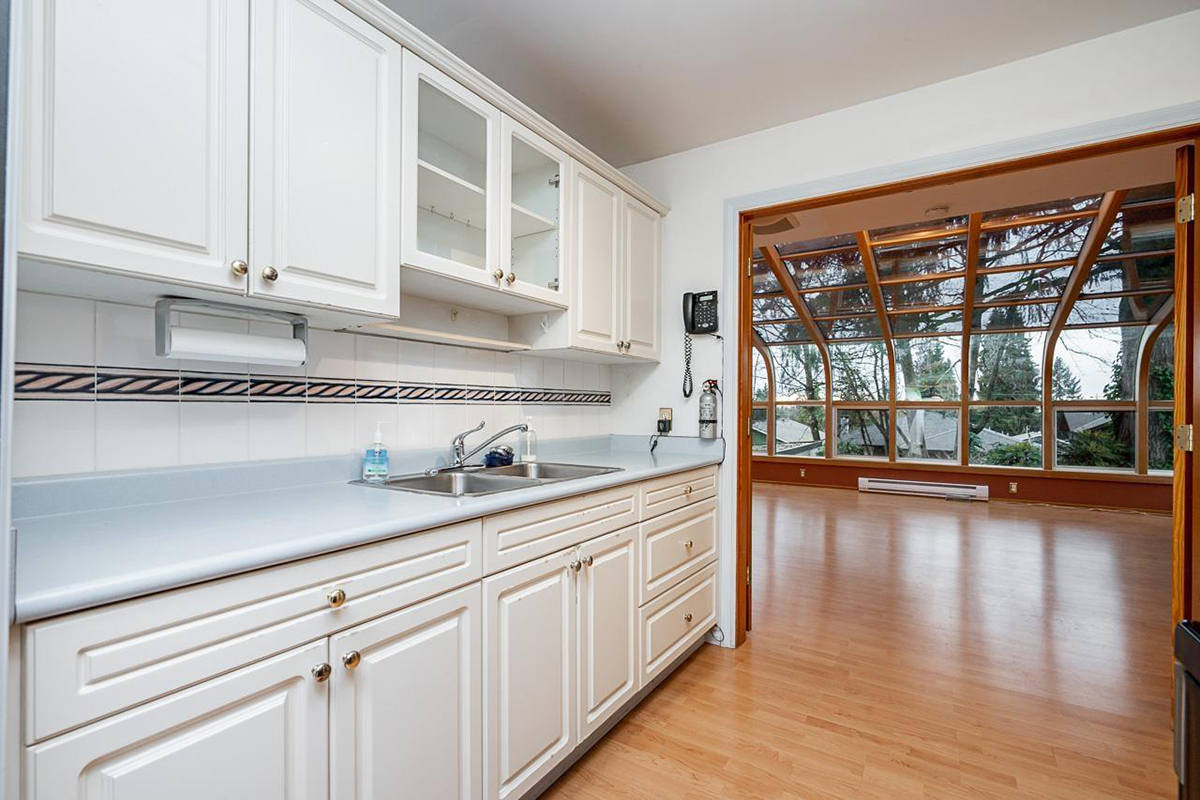 1355 Chamberlain Drive, North Vancouver 8