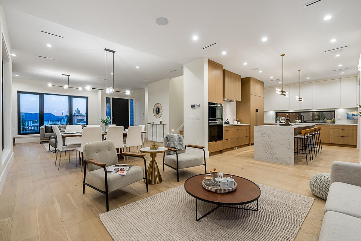 866 E 10th Street, North Vancouver 12
