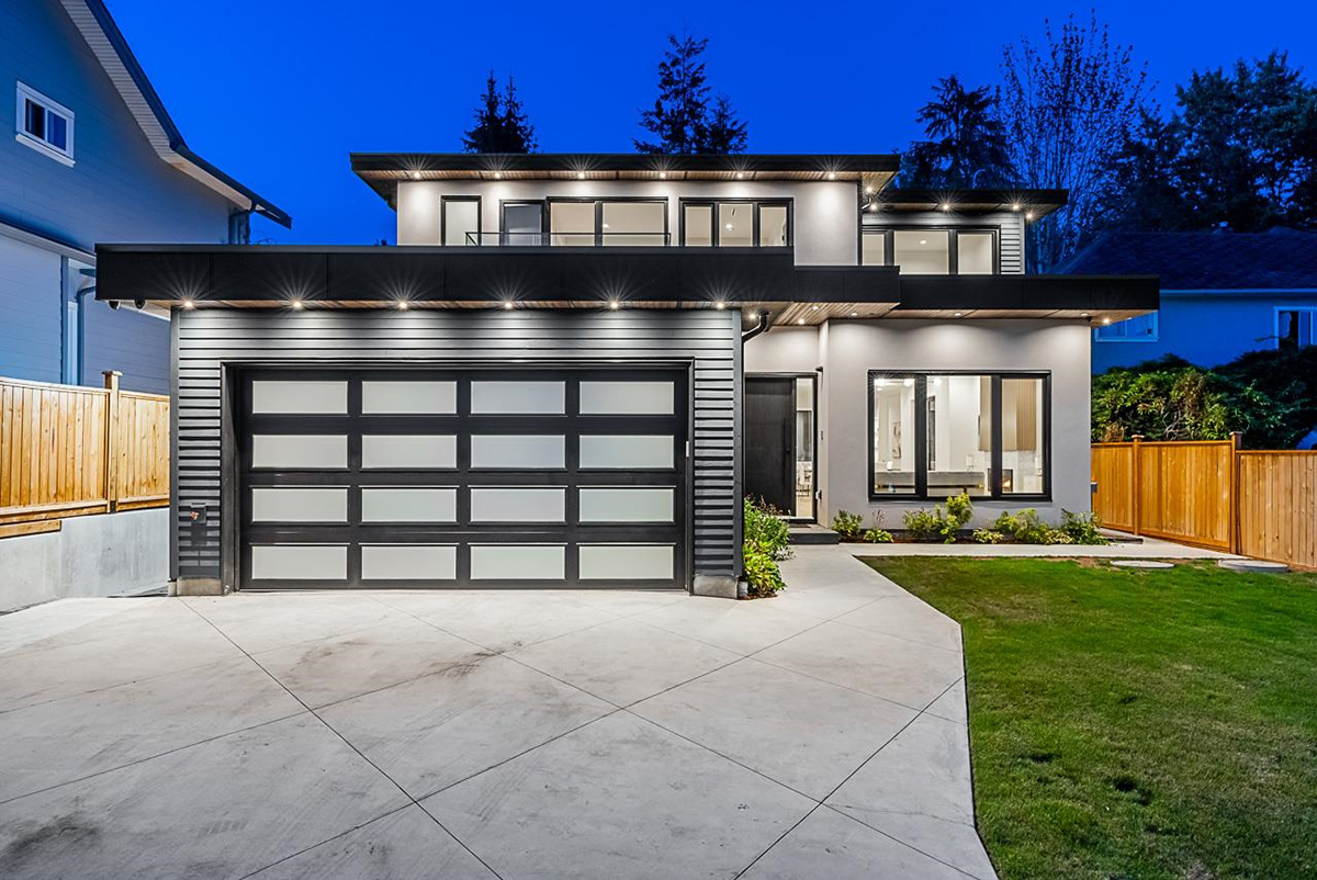 866 E 10th Street, North Vancouver 3