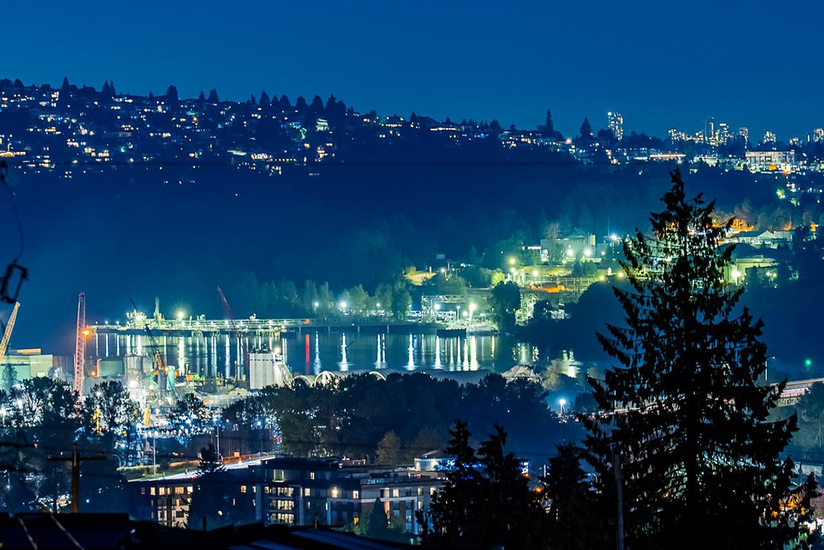 866 E 10th Street, North Vancouver 38