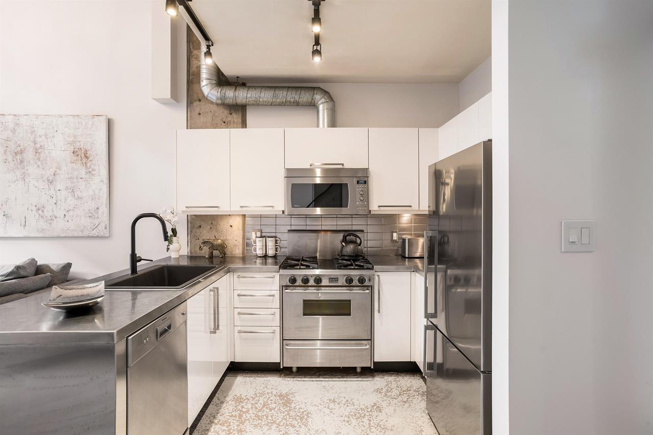 306 27 Alexander Street, Vancouver 21