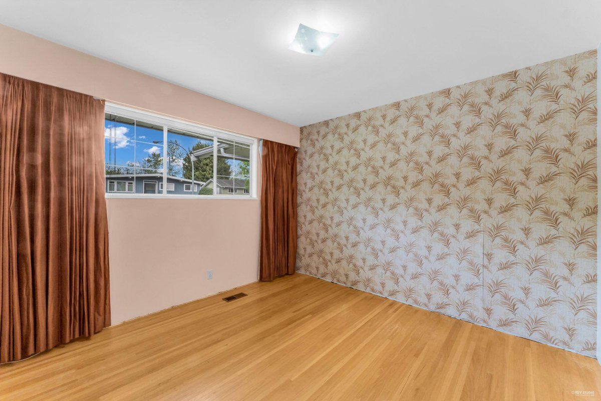 665 Foress Drive, Port Moody 25