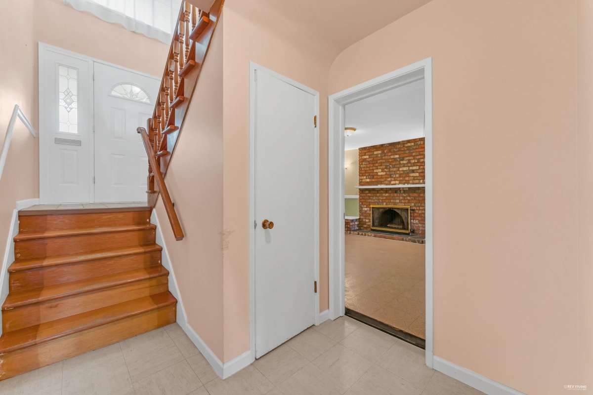 665 Foress Drive, Port Moody 29