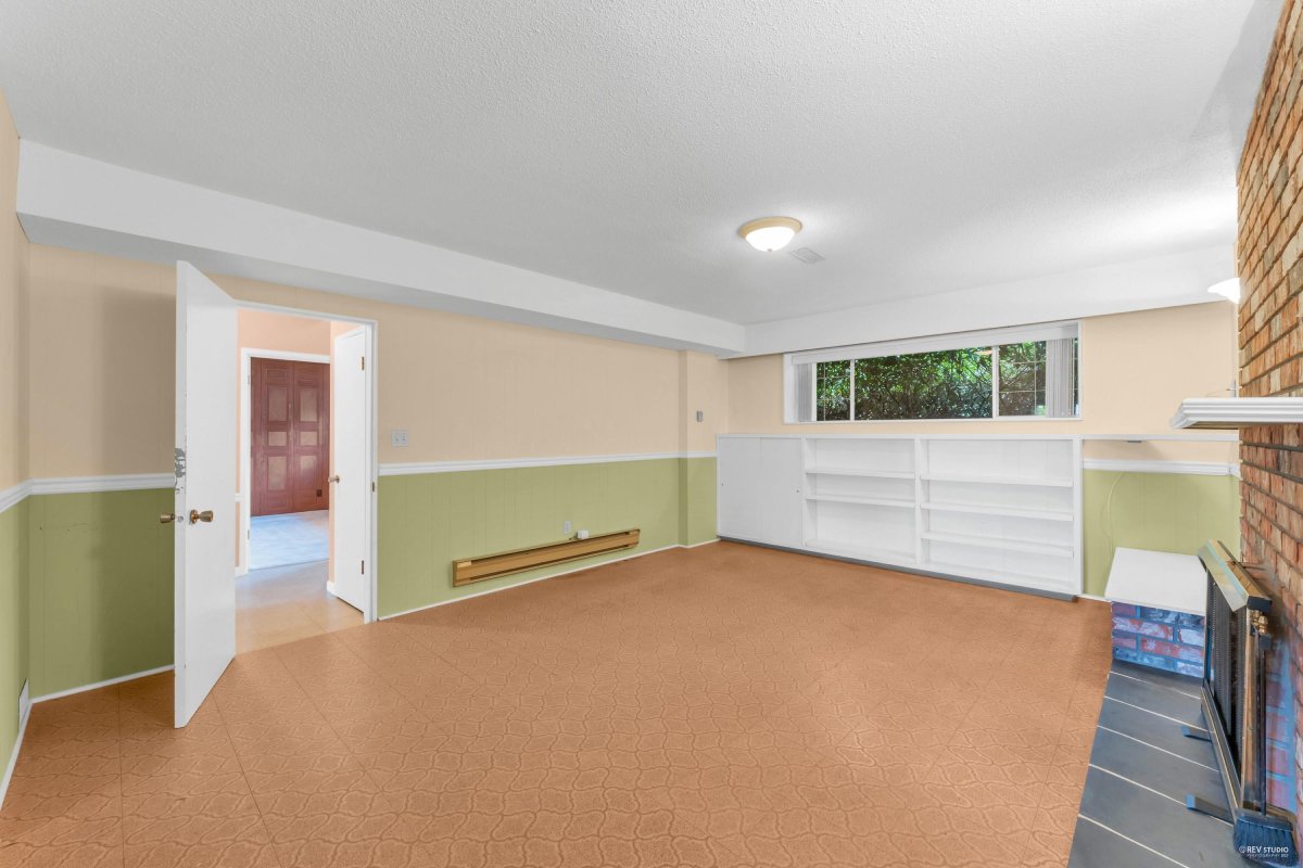665 Foress Drive, Port Moody 34