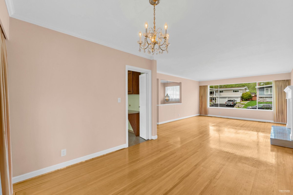 665 Foress Drive, Port Moody 9