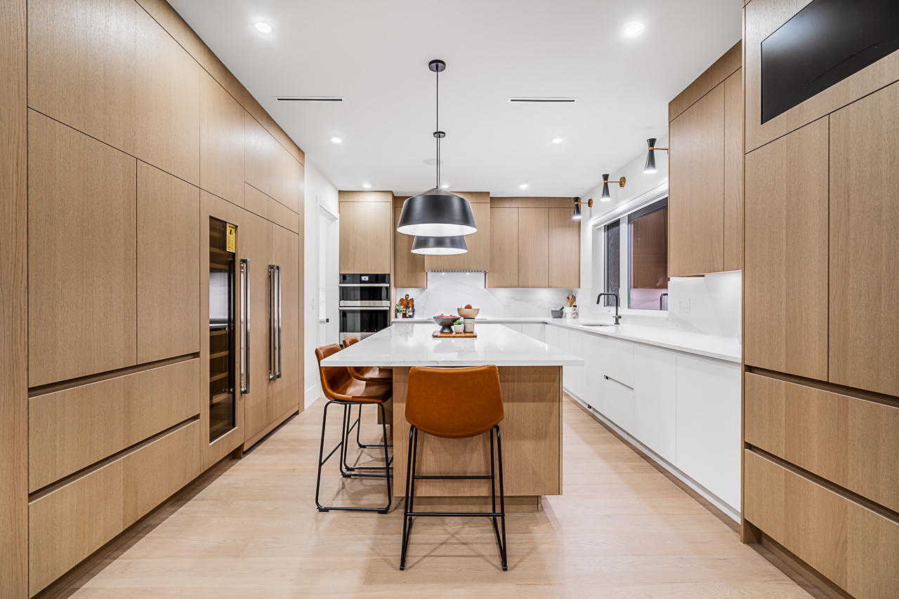 916 Calverhall Street, North Vancouver 13