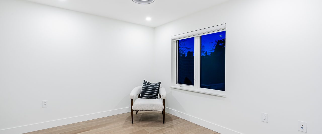 916 Calverhall Street North Vancouver-14