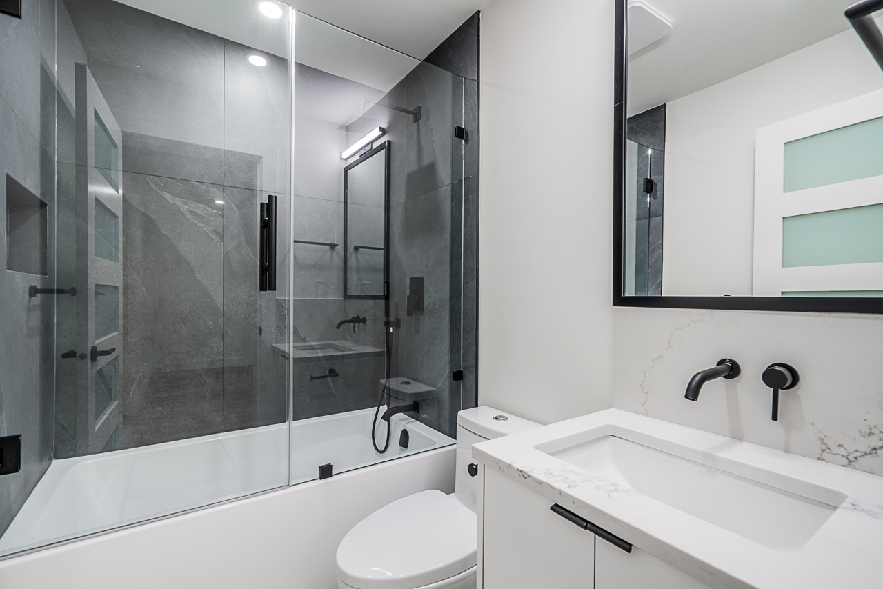 916 Calverhall Street, North Vancouver 20