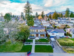 916 Calverhall Street North Vancouver-28