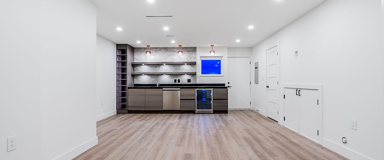 916 Calverhall Street North Vancouver-30