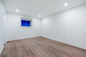 916 Calverhall Street North Vancouver-31