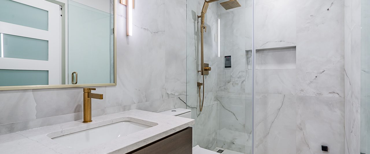 916 Calverhall Street North Vancouver-32