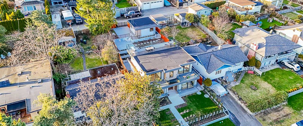 916 Calverhall Street North Vancouver-38
