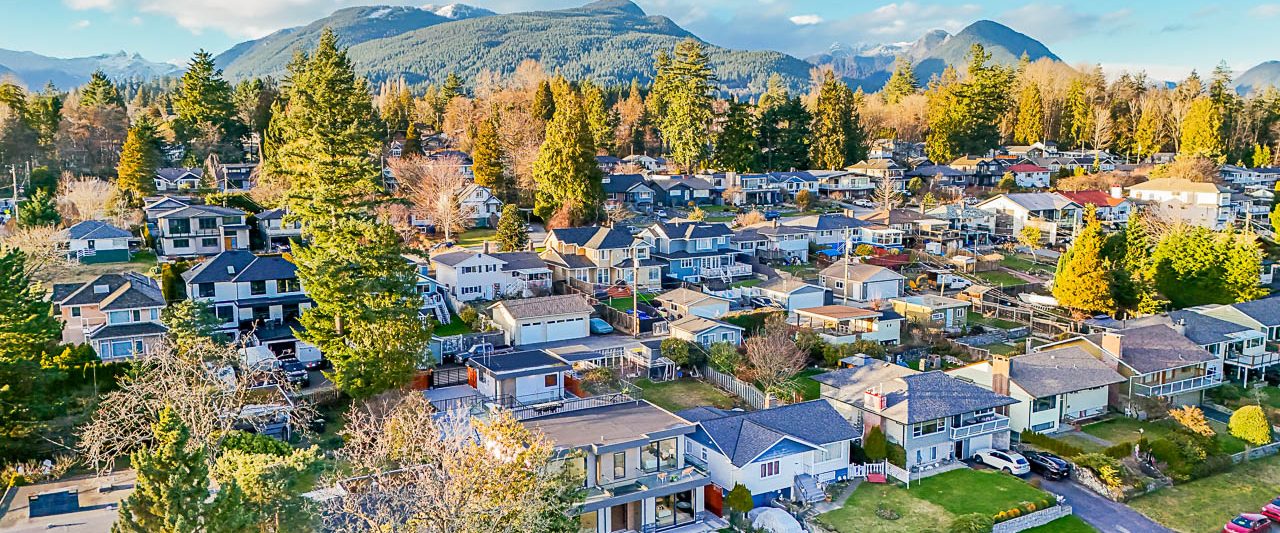 916 Calverhall Street North Vancouver-39
