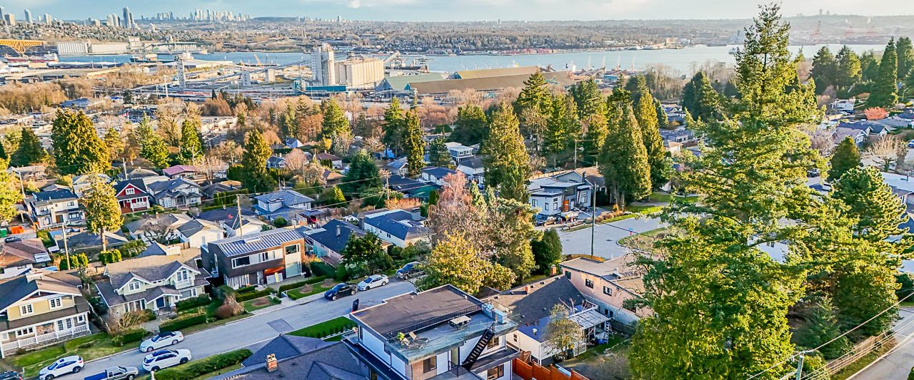916 Calverhall Street North Vancouver-40
