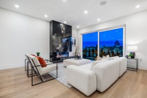 916 Calverhall Street North Vancouver-8