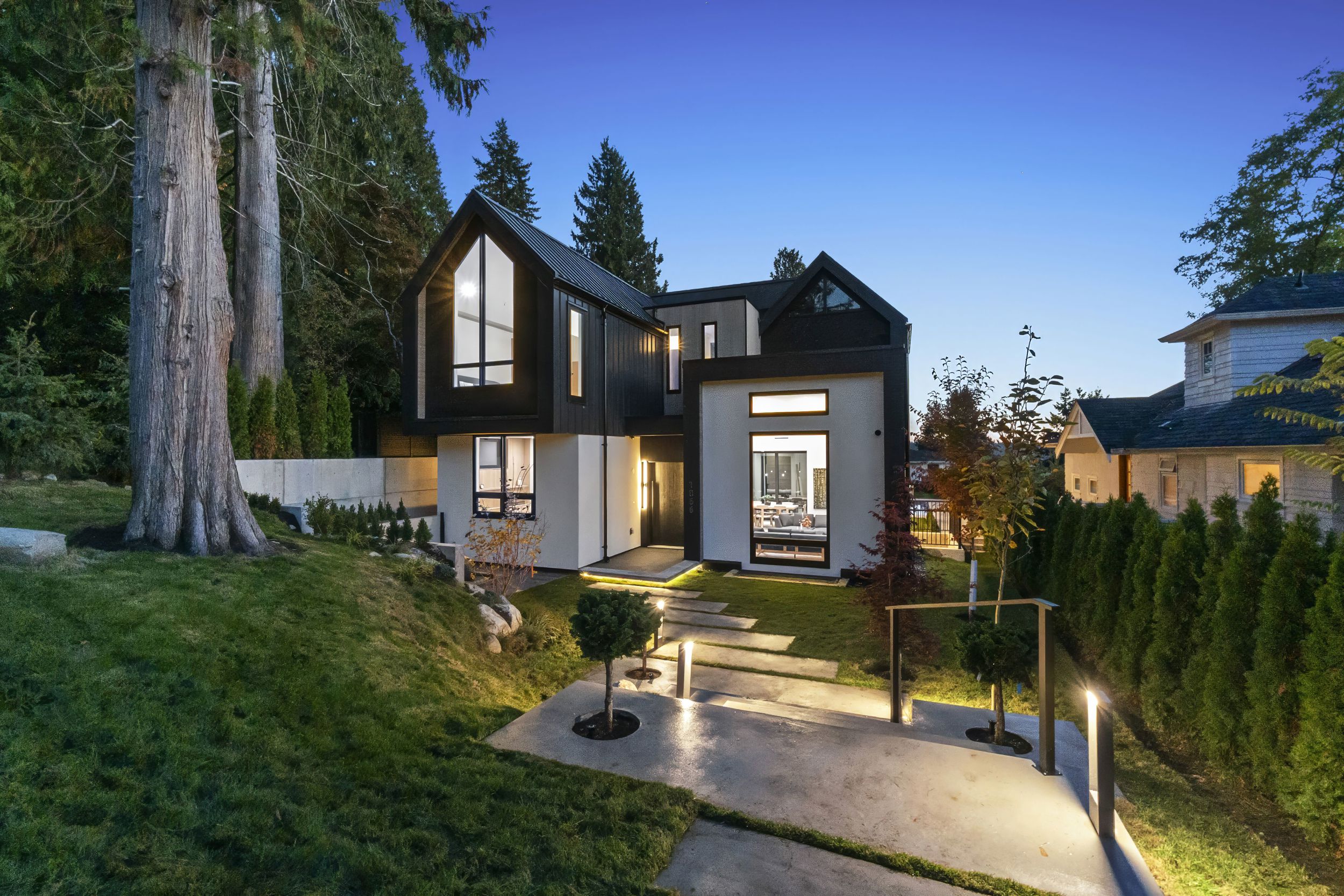 1066 FULTON AVENUE, WEST VANCOUVER, Sentinel Hill 3